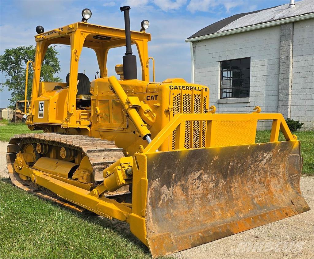 CAT D5B Bulldozer
