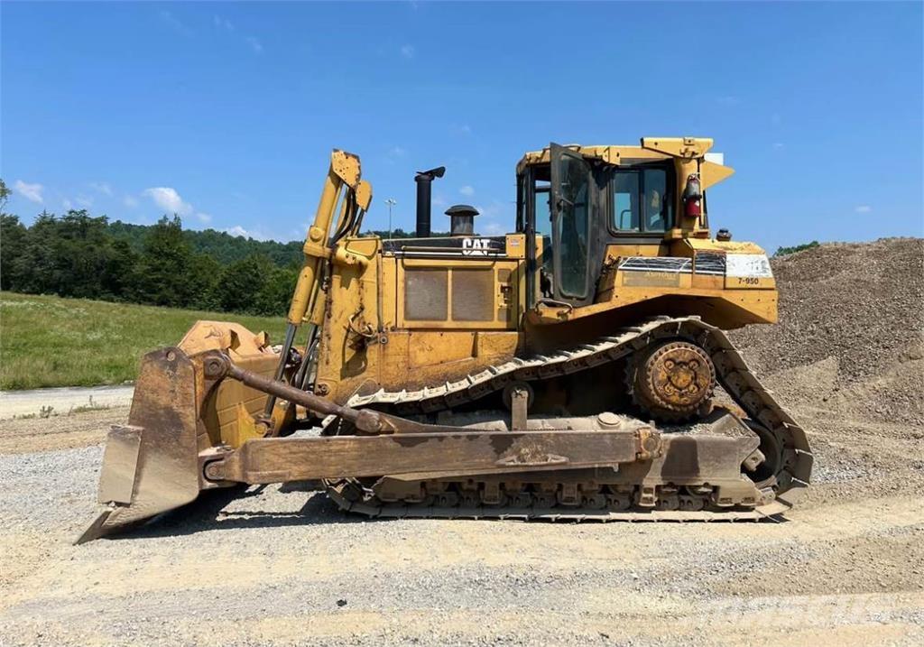 CAT D8N Bulldozer