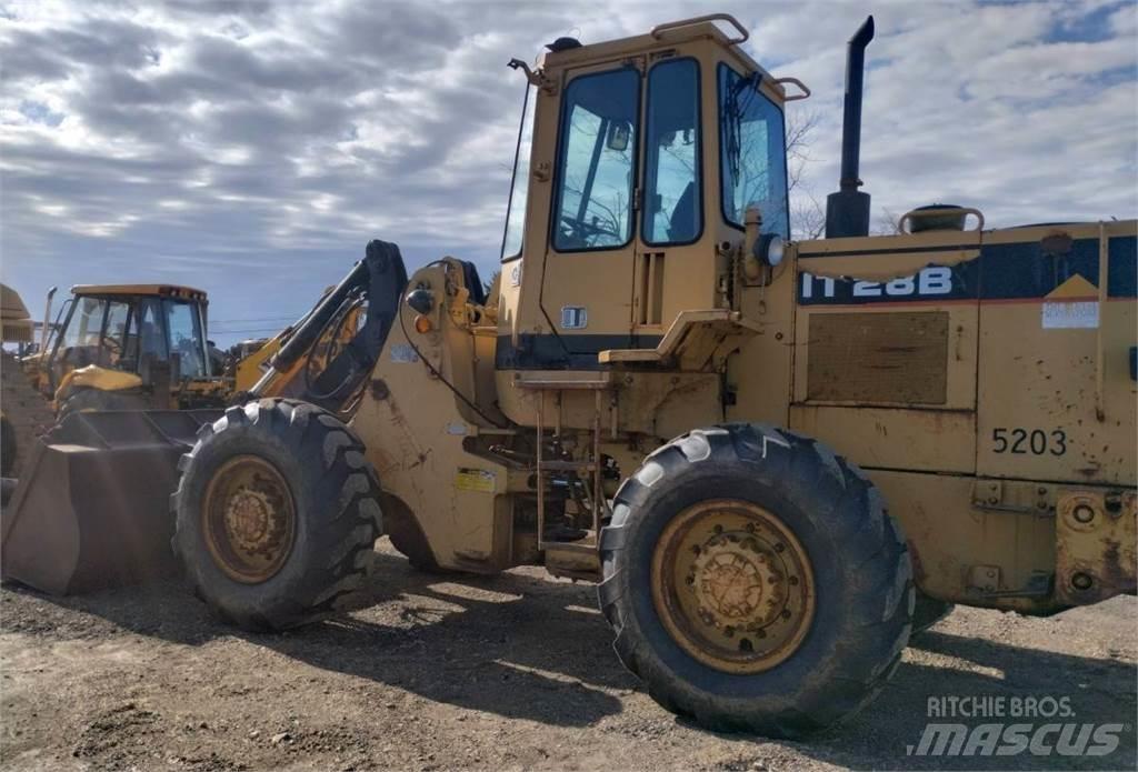 CAT IT28B Radlader