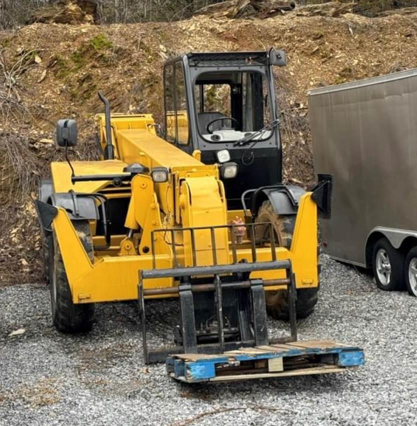 CAT TH103 Teleskoplader
