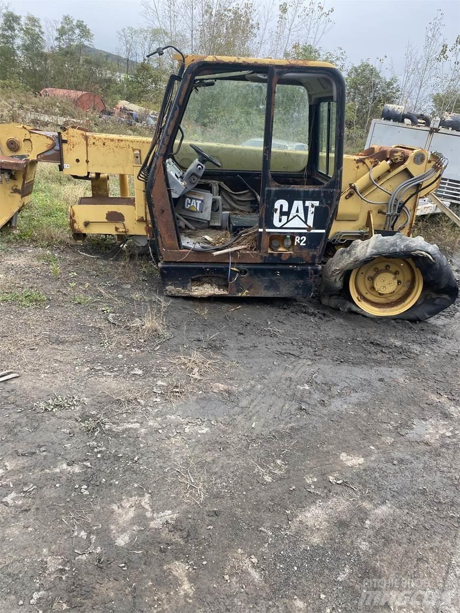 CAT TH82 Teleskoplader