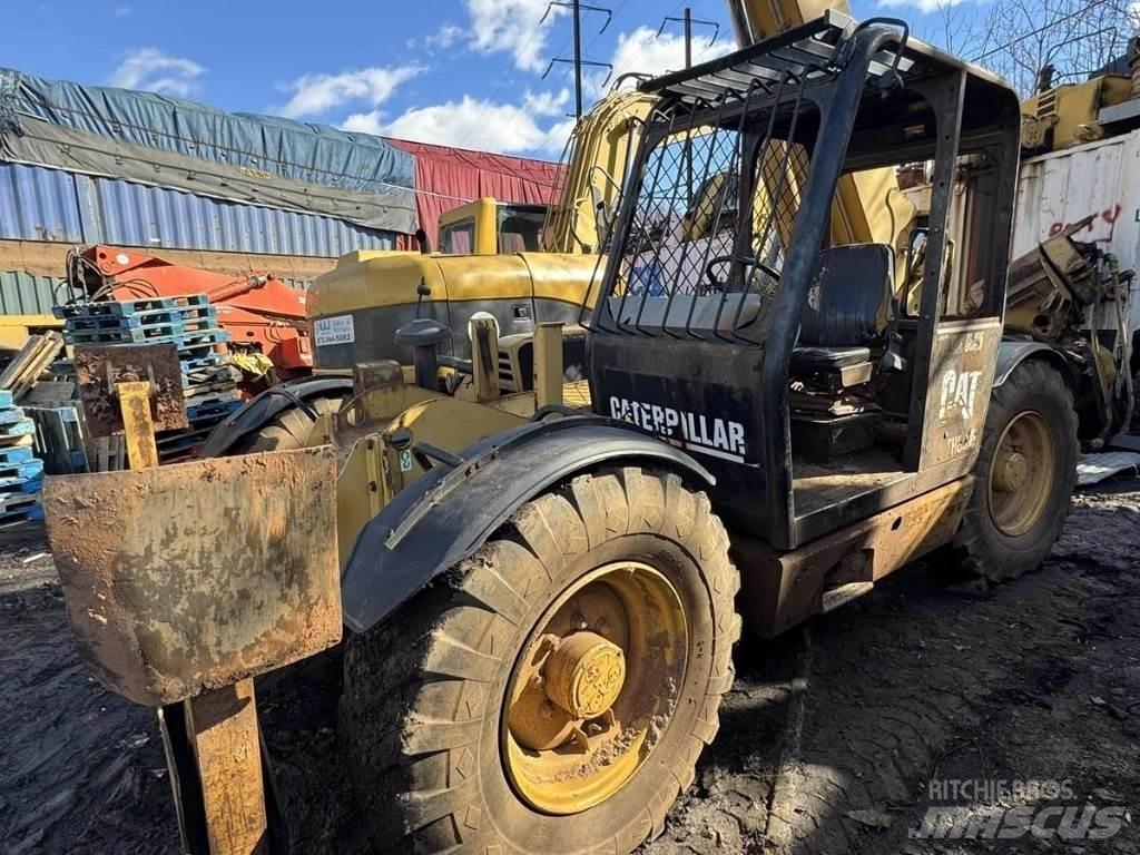 CAT TH83 Teleskoplader