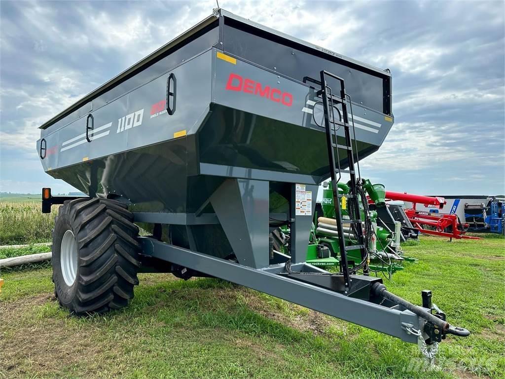 Demco 1100 Getreideanhänger