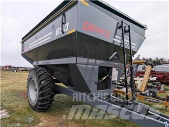 Demco 650 Getreideanhänger