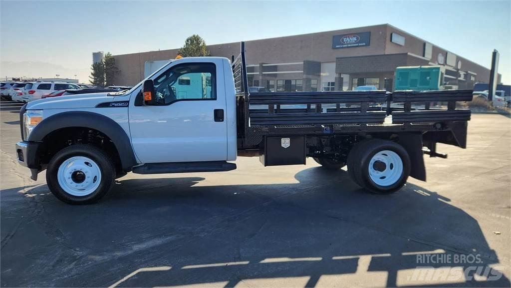 Ford F-550 Tiertransporter
