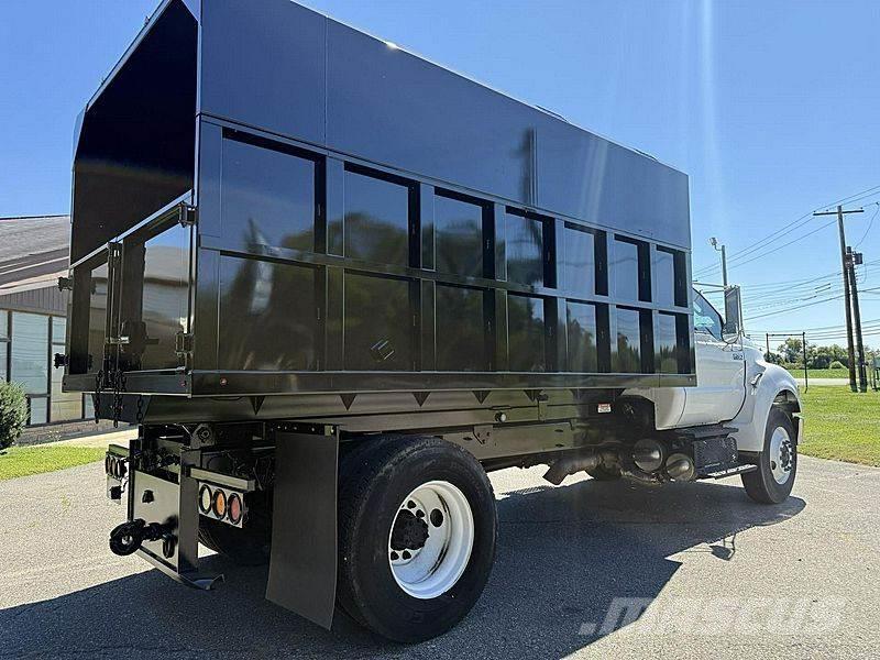 Ford F-750 Kleinholztransporter