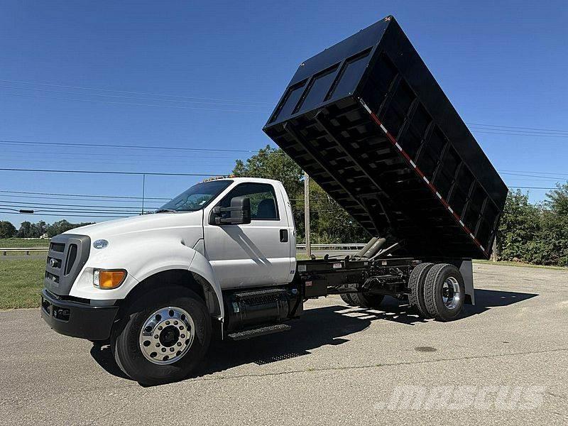 Ford F-750 Kleinholztransporter