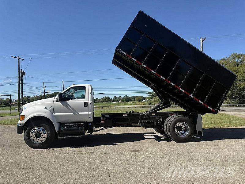 Ford F-750 Kleinholztransporter