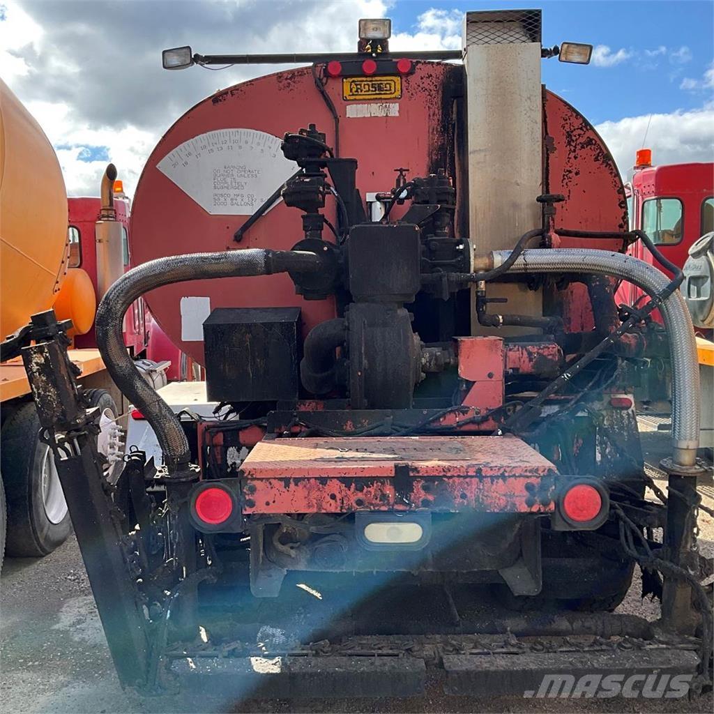 Ford F-800 Tankwagen