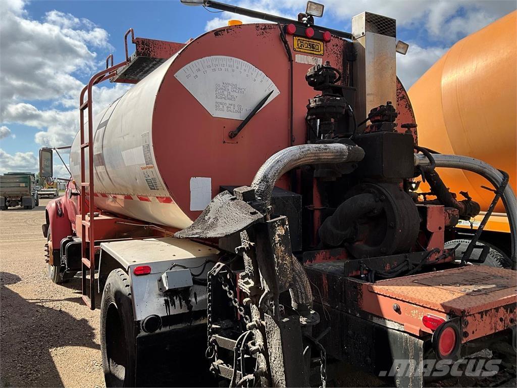 Ford F-800 Tankwagen