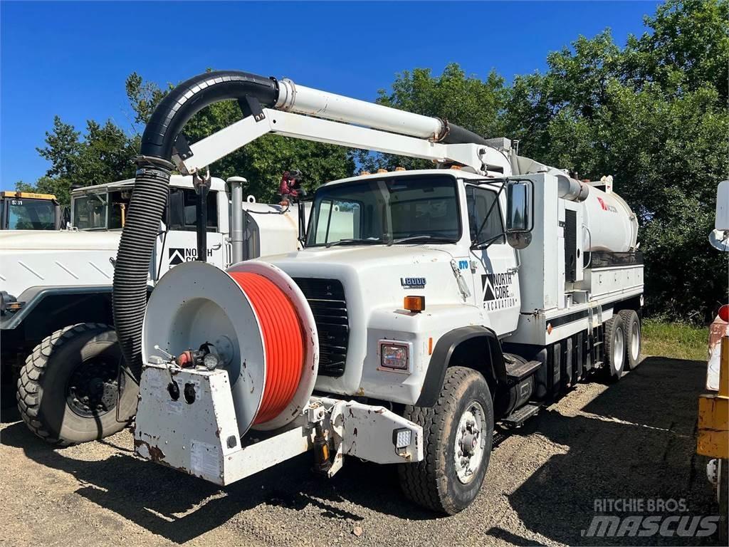Ford L800 Saug- und Druckwagen