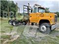 Ford L8000 Holztransporter