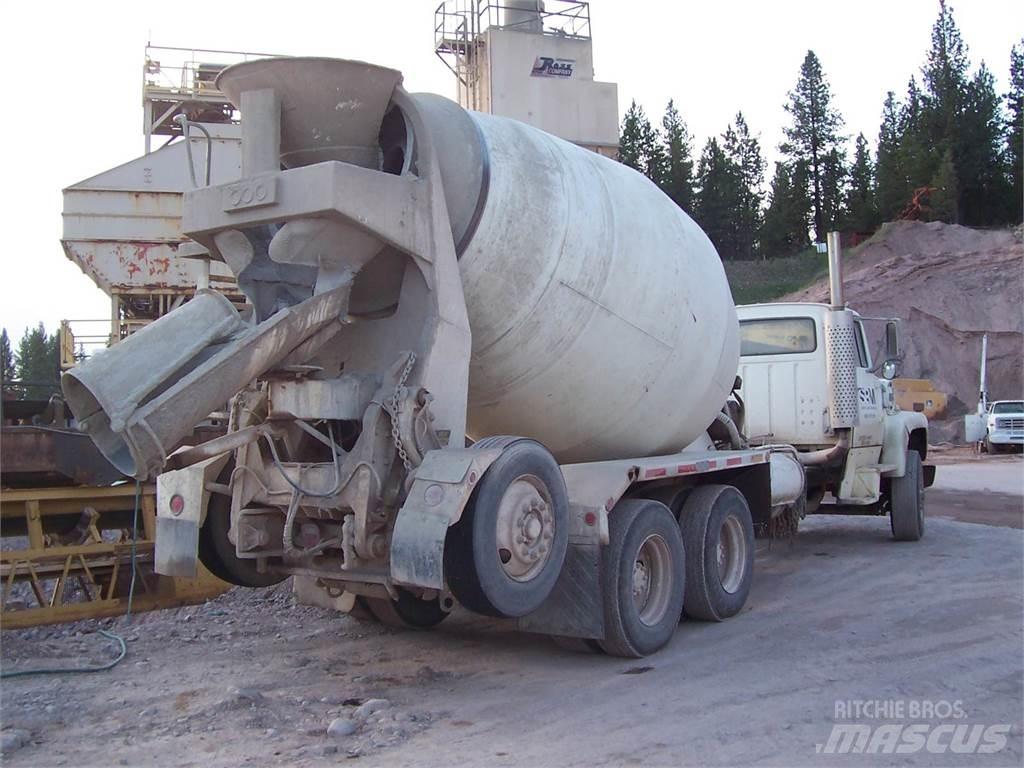 Ford LT9000 Betonmischer