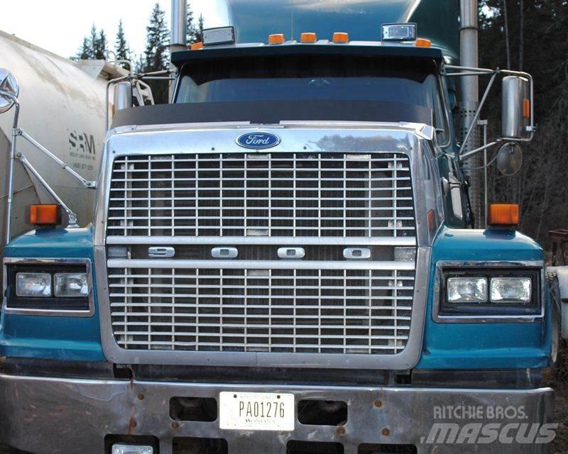 Ford LTL9000 Sattelzugmaschinen