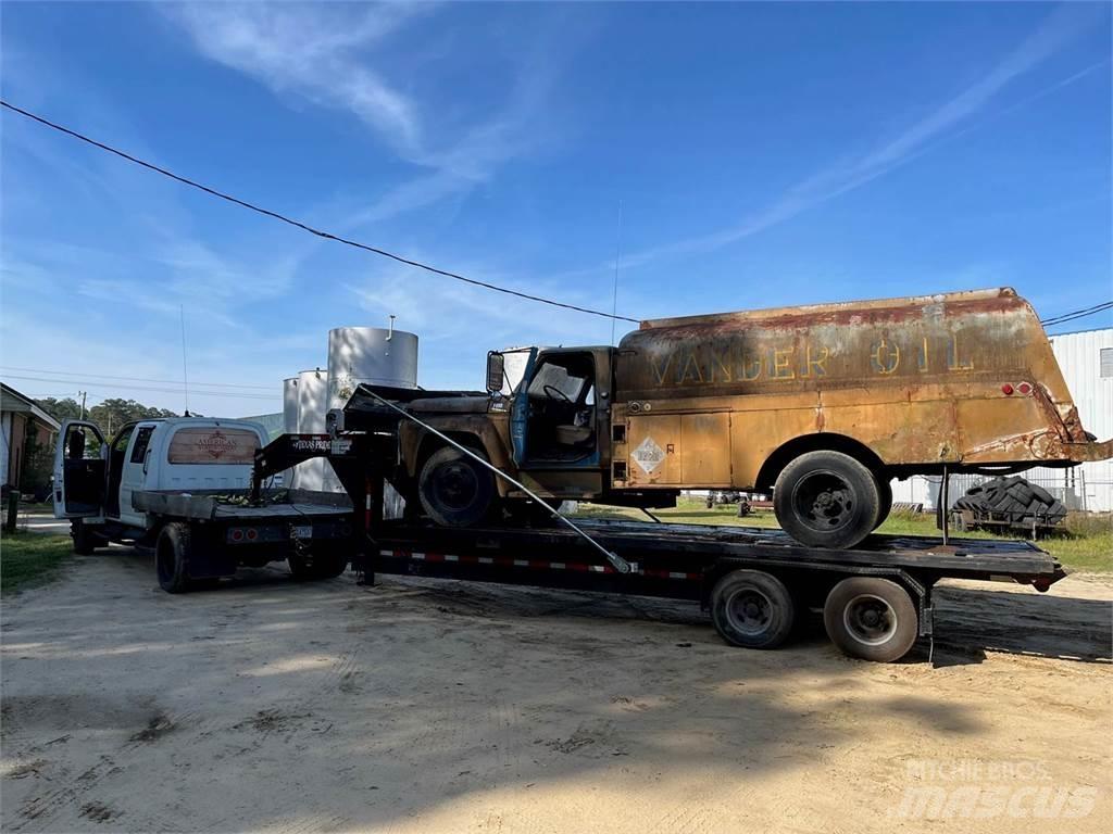 GMC C4500 Pritschenwagen/Pritschenwagen mit Seitenklappe