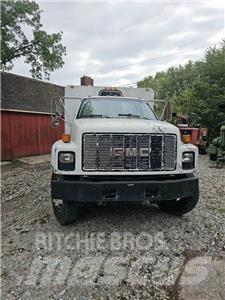 GMC C6000 Kleinholztransporter