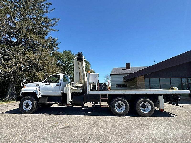 GMC C8500 Holzkrane