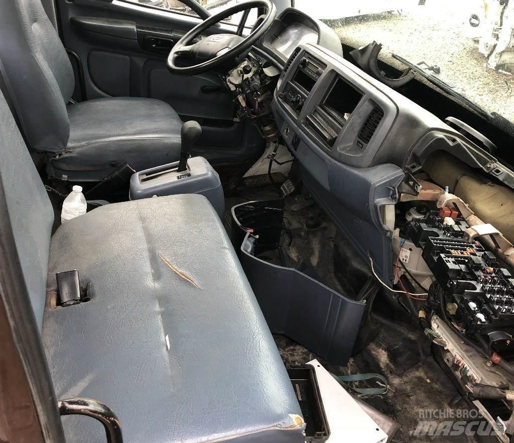 Hino 238 Transport Sonstige