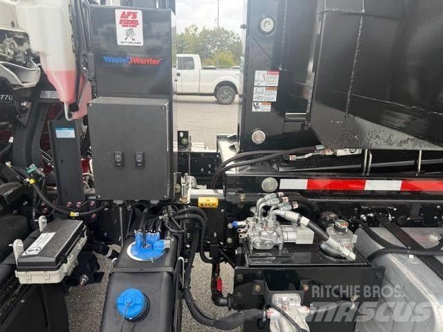 Isuzu FTR Abrollkipper
