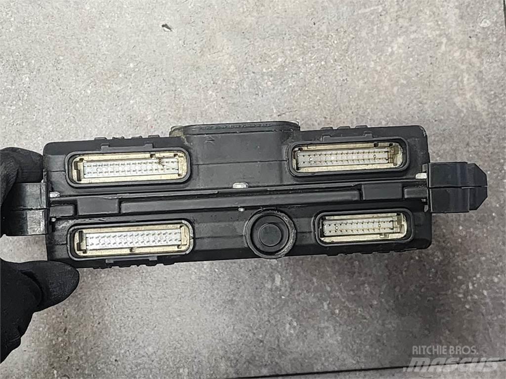 Isuzu NPR Elektronik