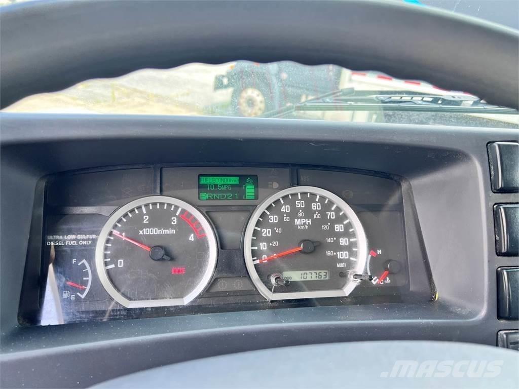 Isuzu NRR Kofferaufbau
