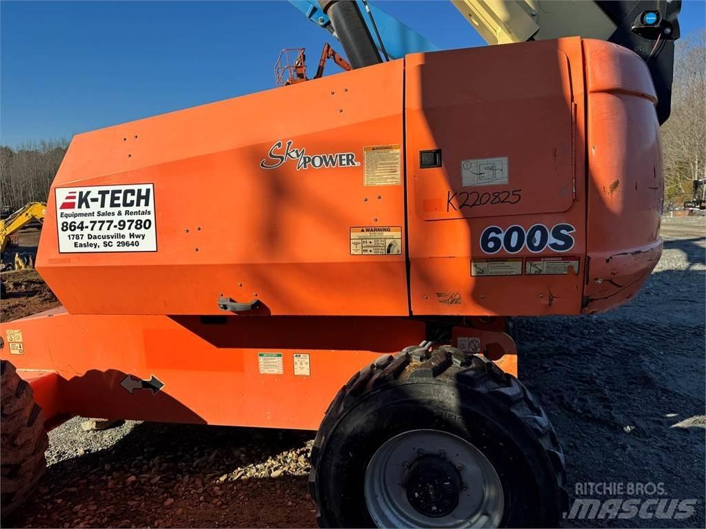 JLG 600S Teleskopbühnen