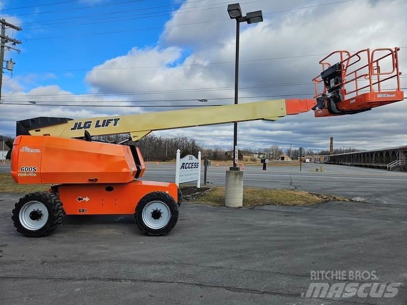 JLG 600S Teleskopbühnen