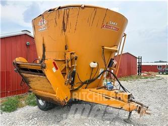 Kuhn 5143 Futtermischwagen