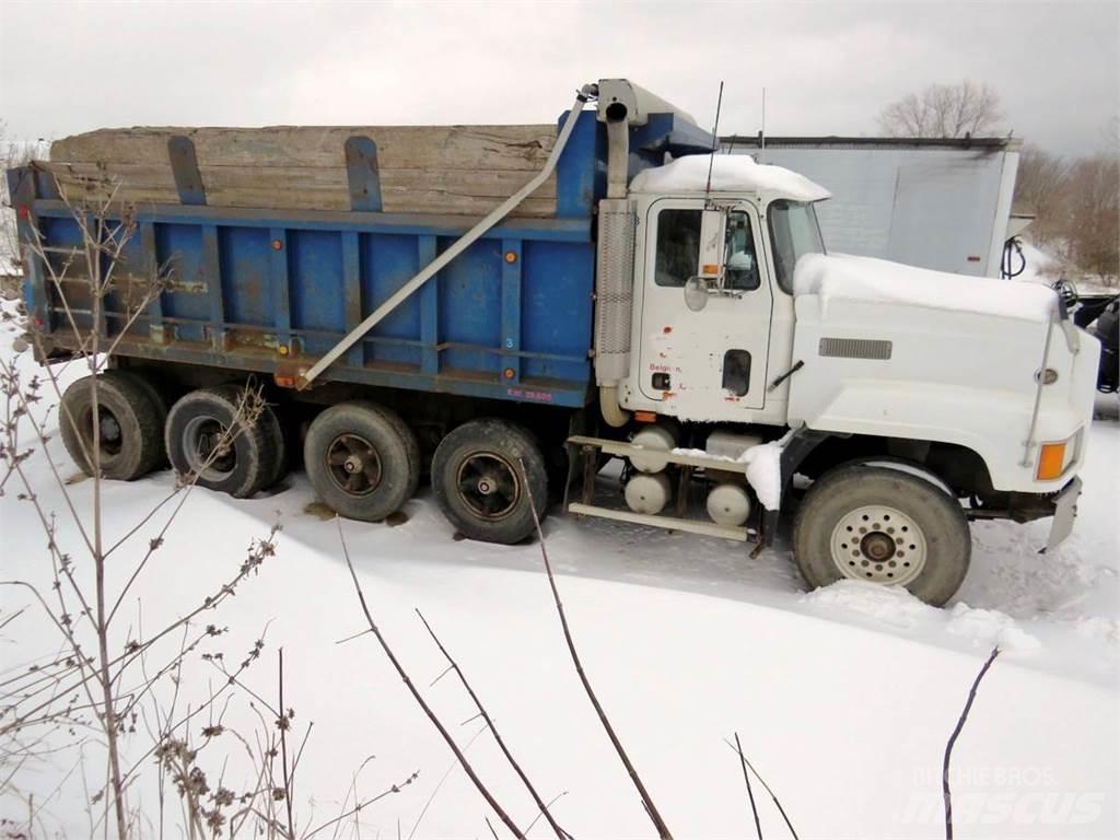 Mack CL613 Kipper