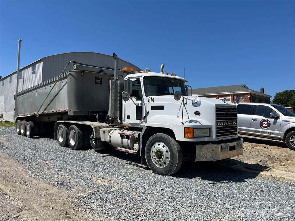 Mack CL733 Andere Fahrzeuge