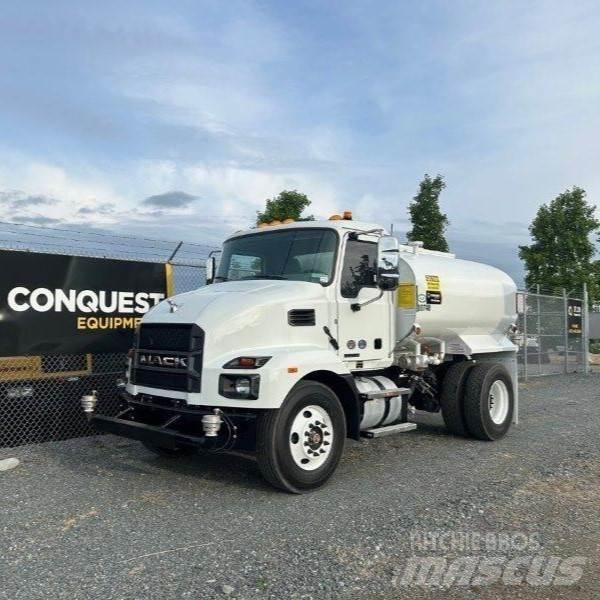 Mack MD642 Tankwagen