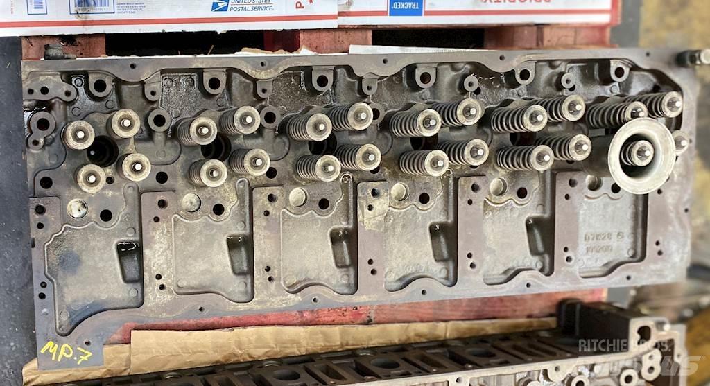 Mack MP7 Transport Sonstige