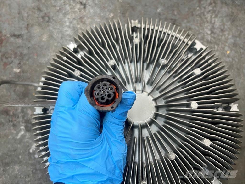 Mack MP7 Transport Sonstige