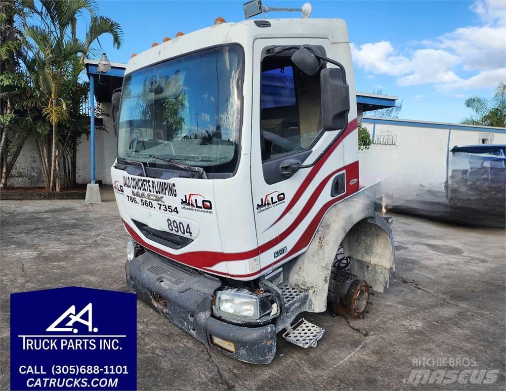 Mack MV322 Transport Sonstige