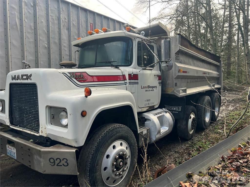 Mack RD600 Kipper