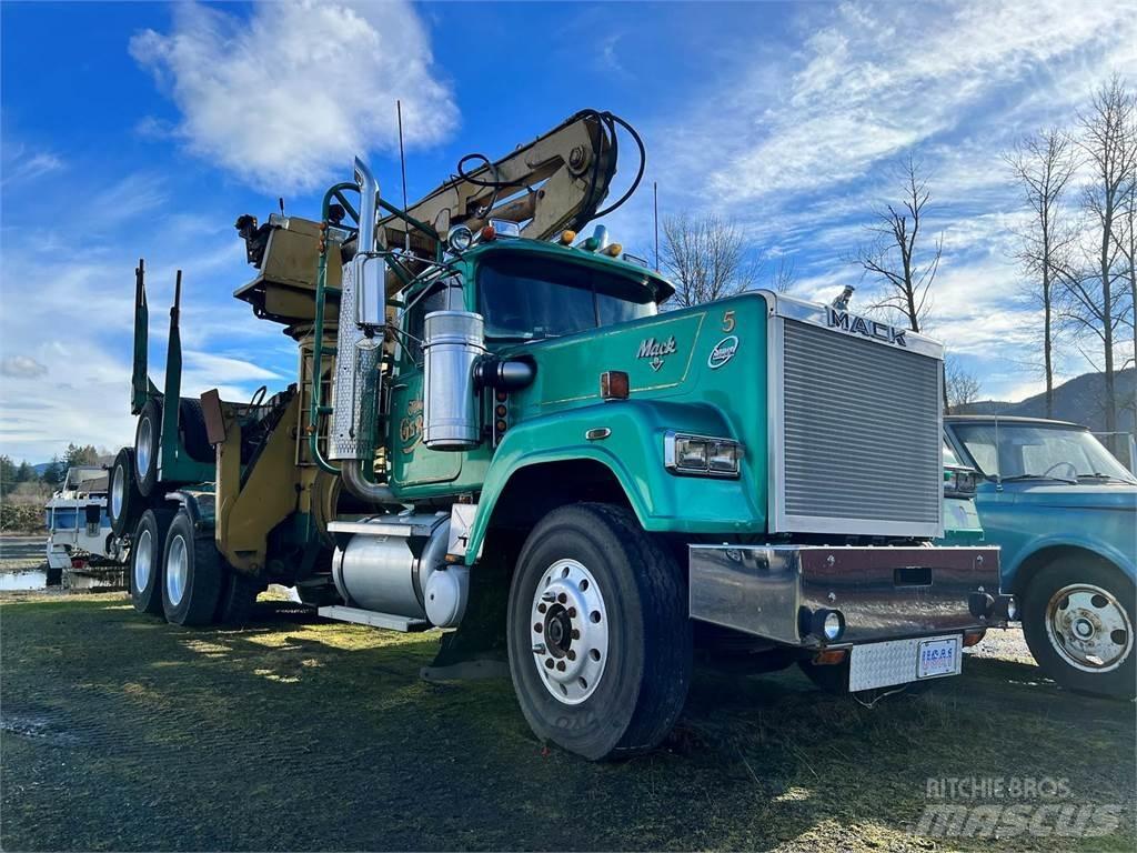 Mack RW700 Holztransporter
