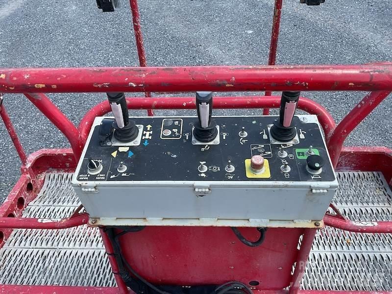 MEC 45J Teleskopbühnen