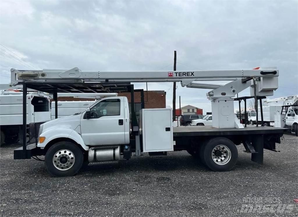Terex XT60 LKW-Arbeitsbühnen