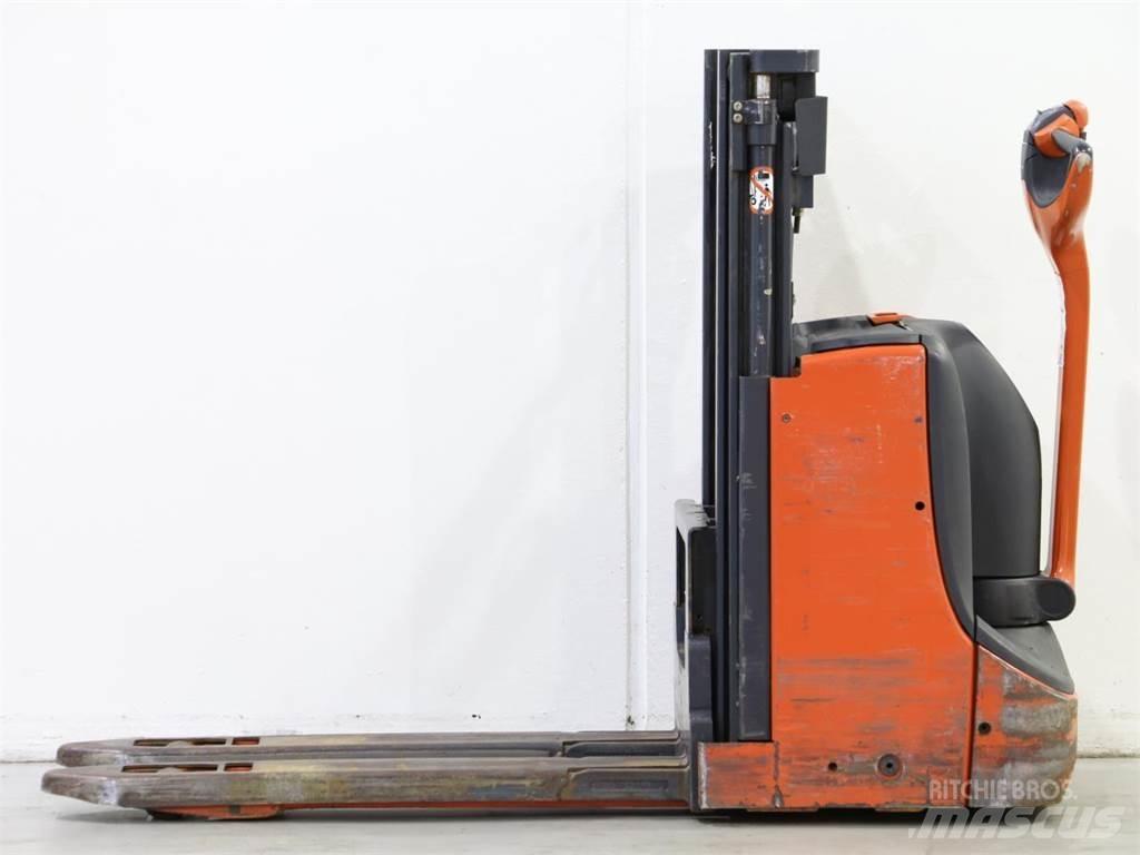 Linde D06/1160-00 Deichselstapler