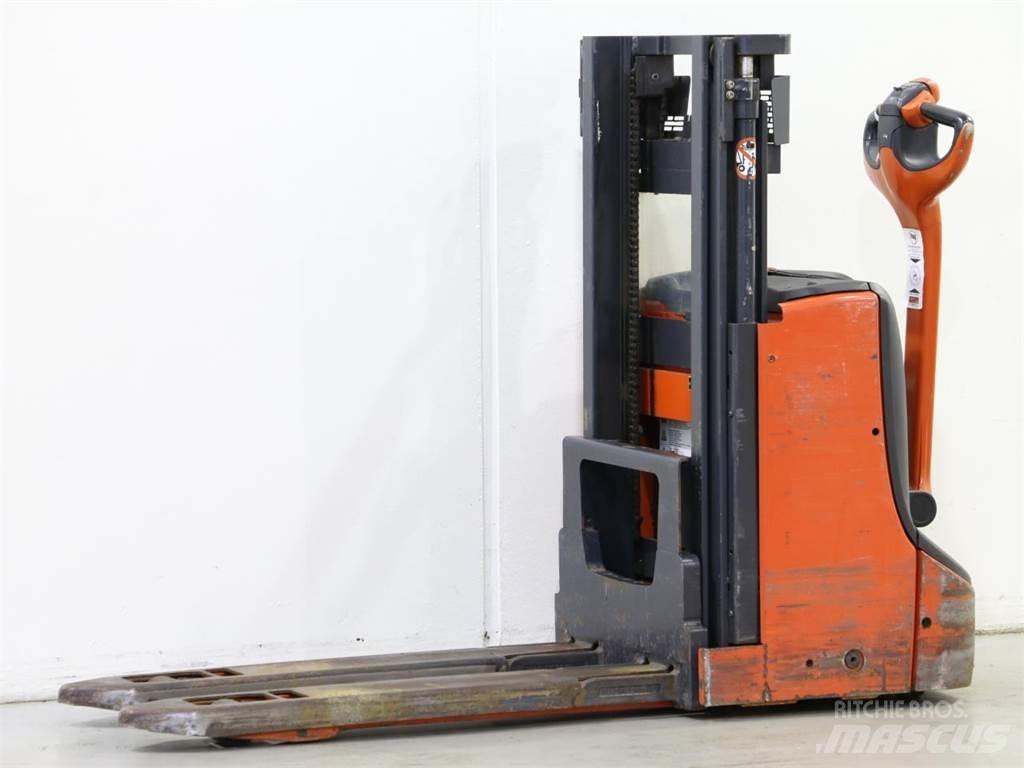 Linde D06/1160-00 Deichselstapler