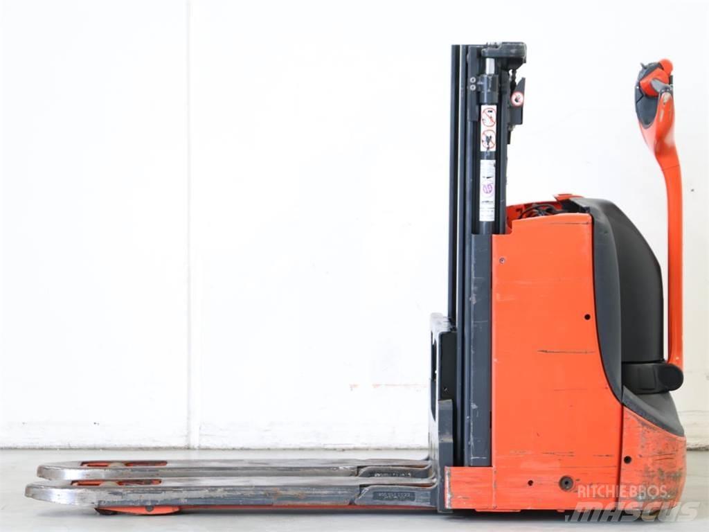 Linde D08/1160-01 Deichselstapler