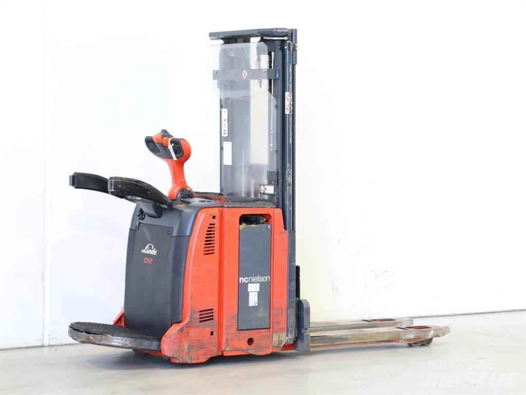 Linde D12AP/133 Deichselstapler