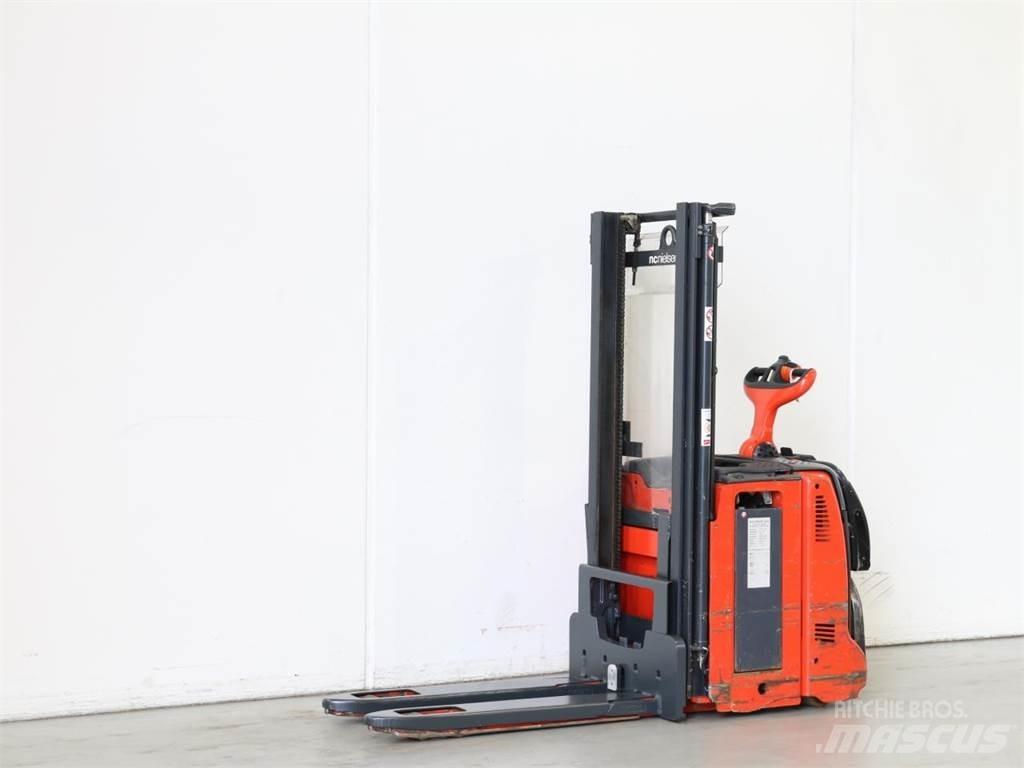 Linde D12AP/133 Deichselstapler