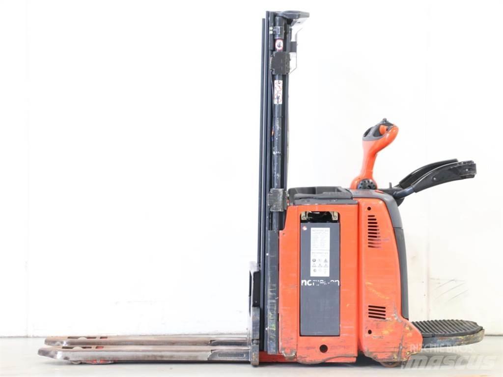 Linde D12AP/133-00 Deichselstapler