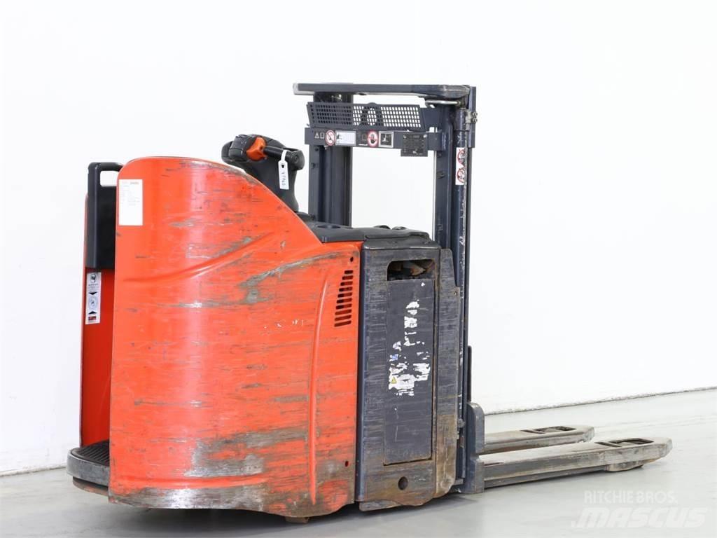 Linde D12HPSP/133 Deichselstapler