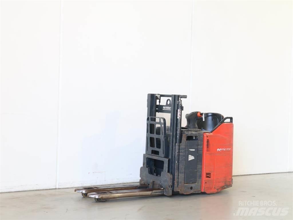 Linde D12SP/133 Deichselstapler