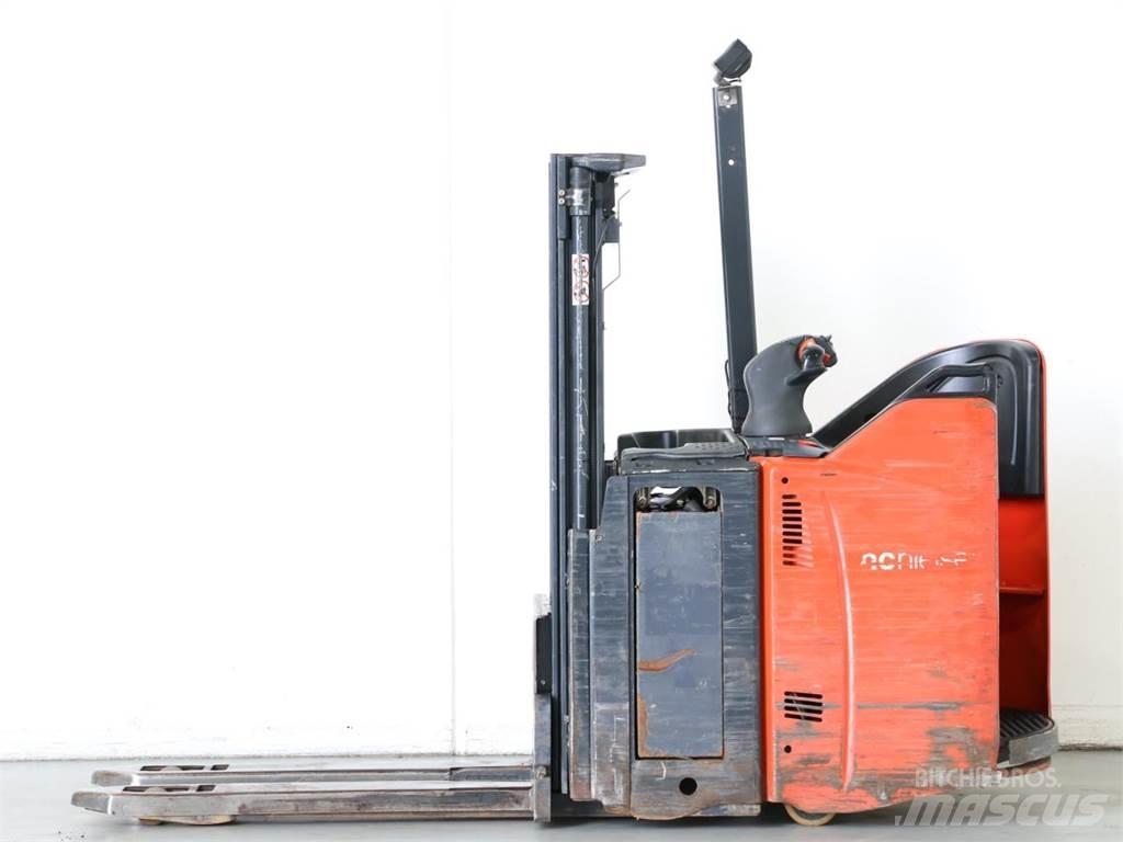 Linde D12SP/133 Deichselstapler
