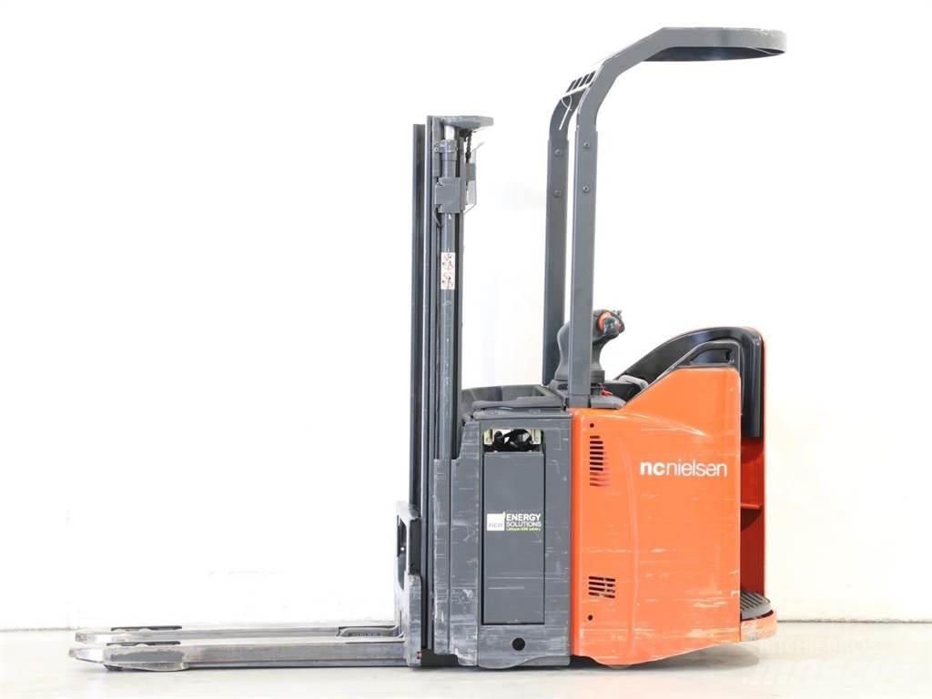Linde D12SP/133 Deichselstapler