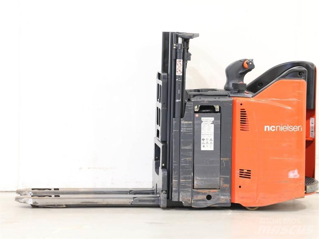 Linde D12SP/133-00 Deichselstapler