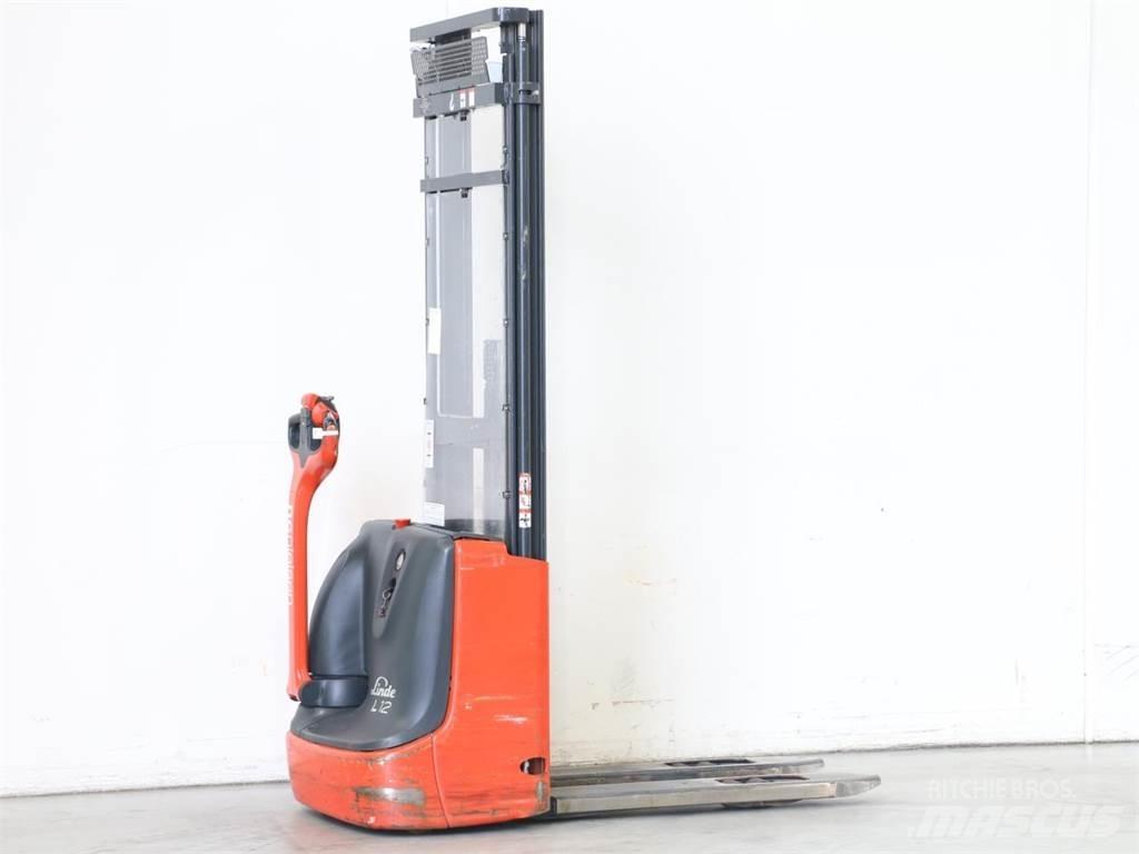 Linde L12/1172-01 Deichselstapler